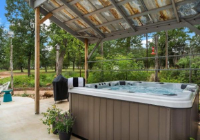 Casa Crabapple Sleeps 13 Private and Hot Tub